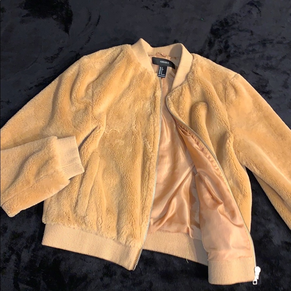 Faux fur bomber jacket ✨